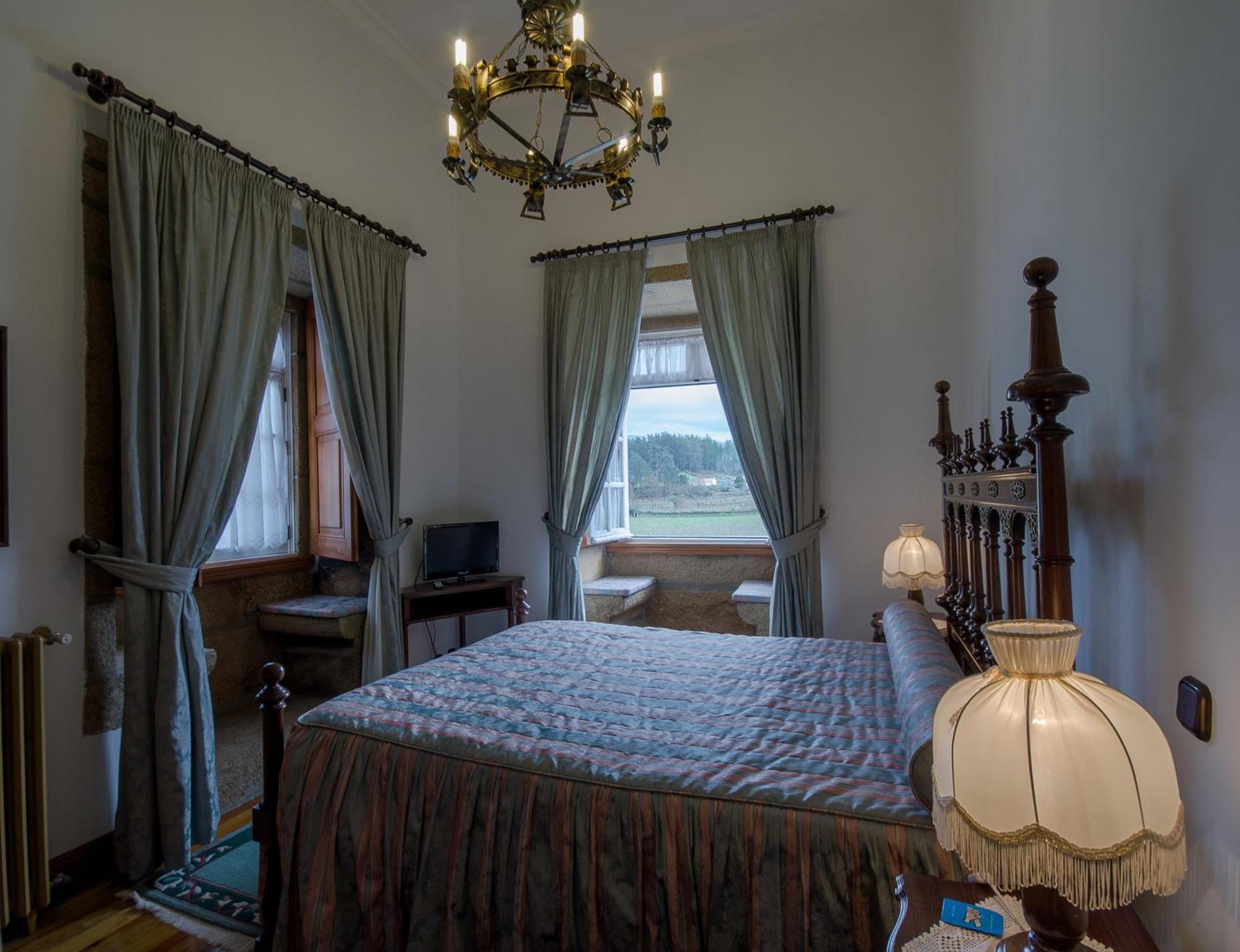 Solar De Serrade Country house *